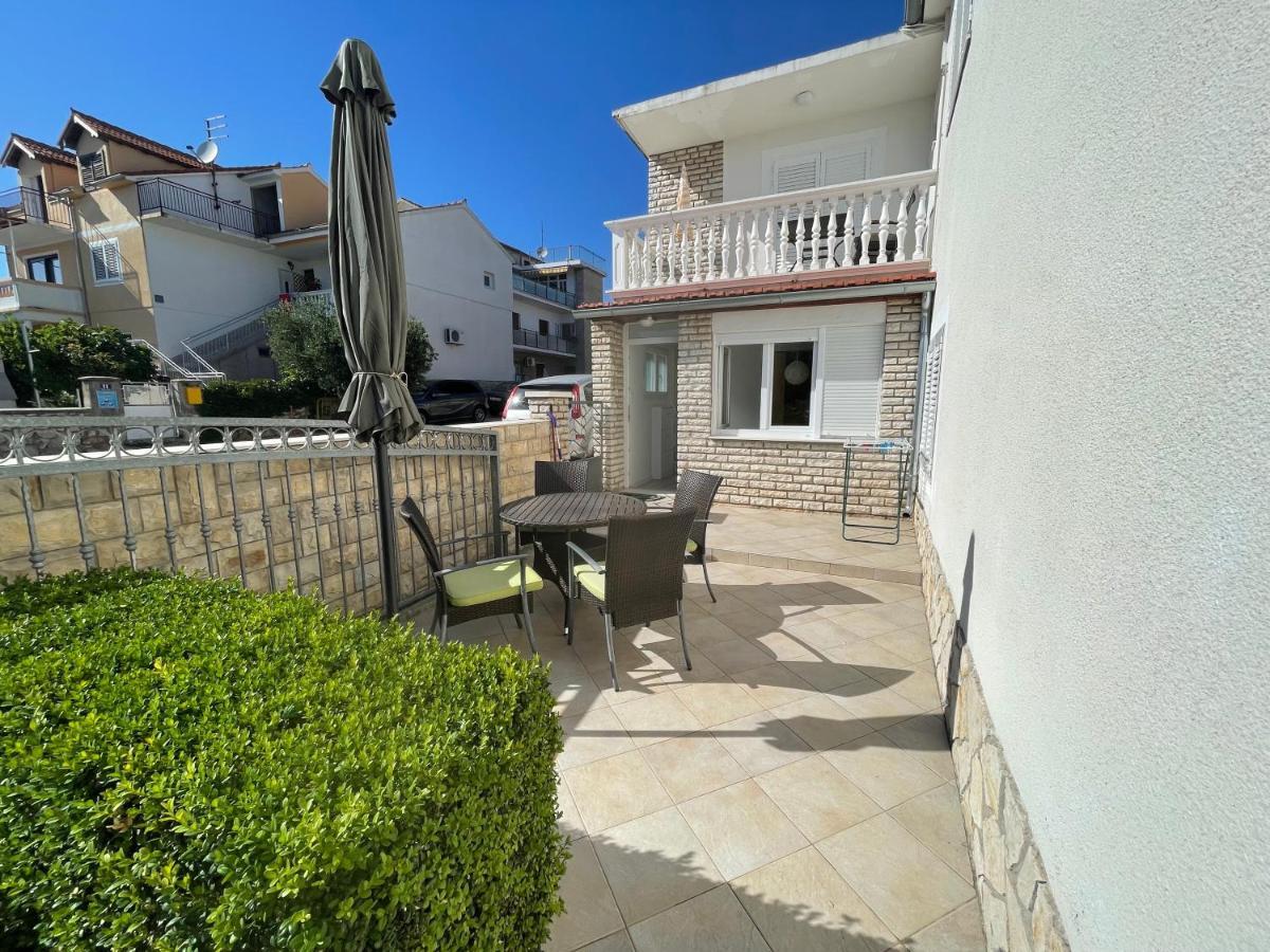Guest House Micin Vodice Exterior photo