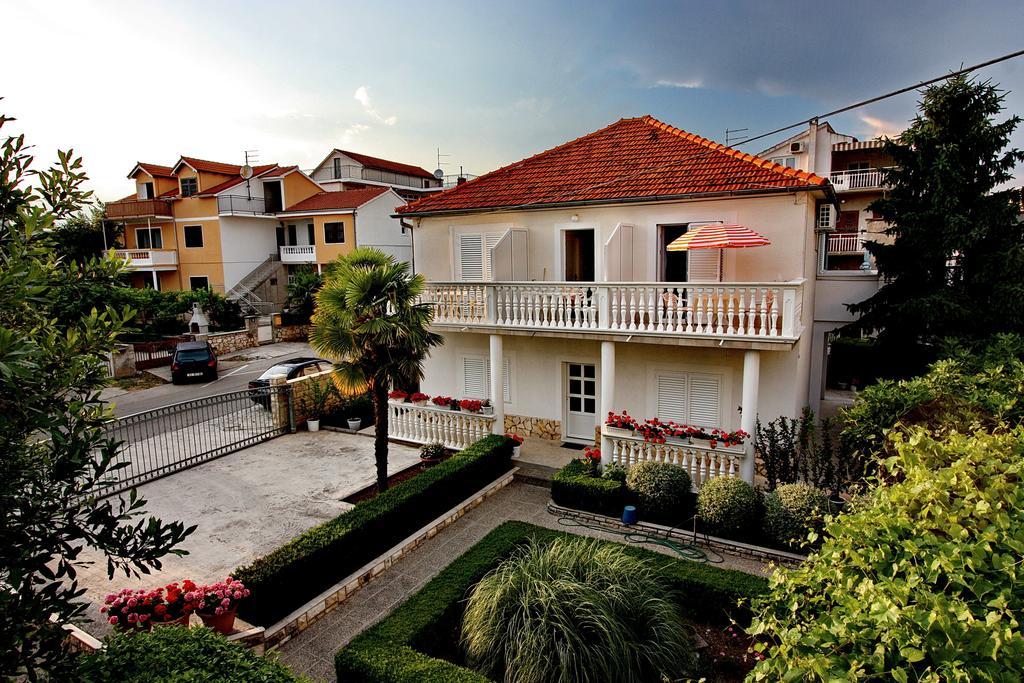 Guest House Micin Vodice Exterior photo