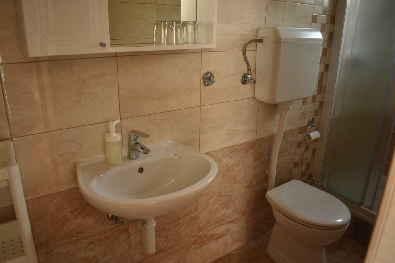 Guest House Micin Vodice Exterior photo