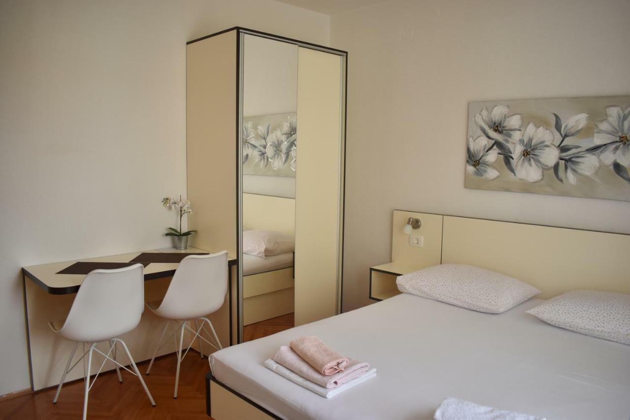 Guest House Micin Vodice Exterior photo